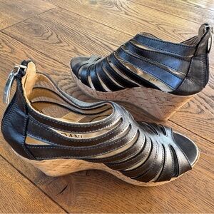 Cordani Black Strappy Leather Wedges- NWOT Euro 38, Women’s sz 8